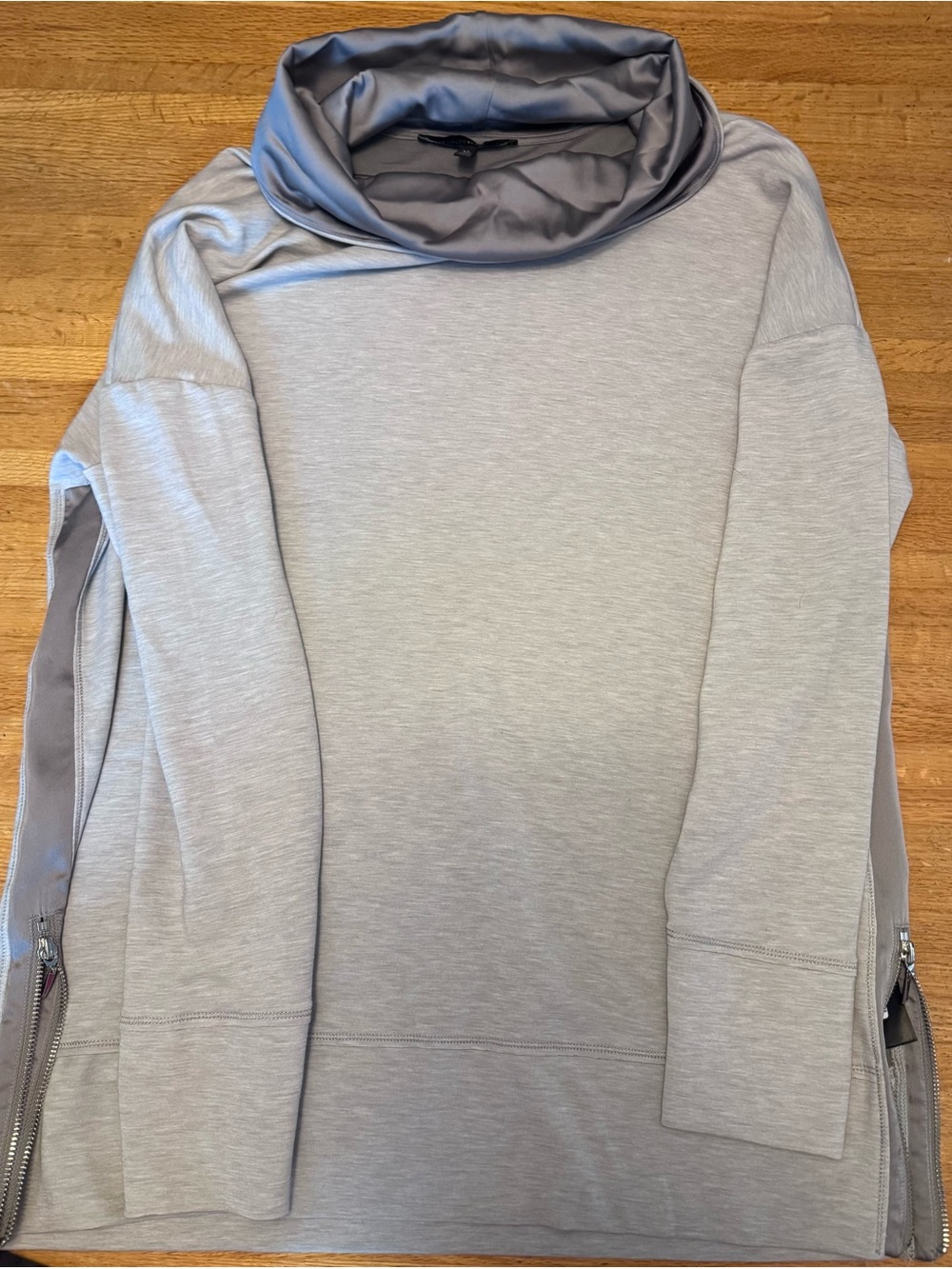 ✨Markdown✨ White House Black Market Pullover